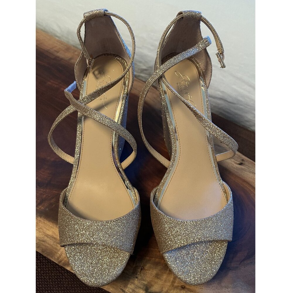 Super cute Jewel Badgley Mischka gold glitter Averie platform wedge sandals